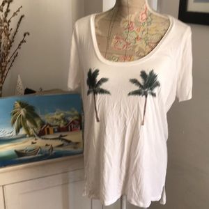 BNWT VS PINK SUPER SOFT TEE